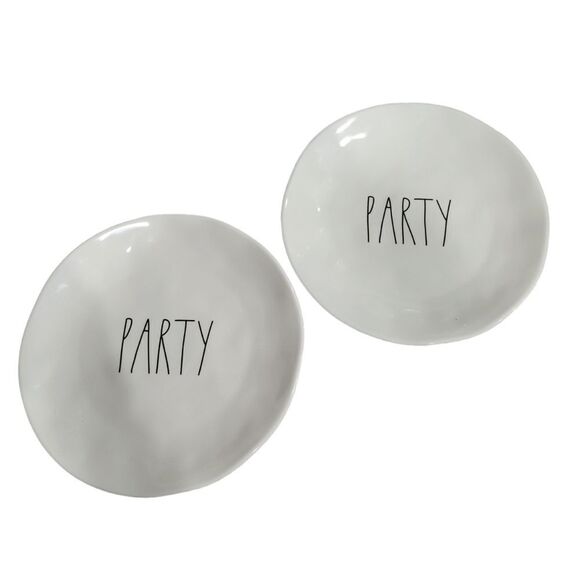 2x Rae Dunn Party Plastic Plates - Picture 1 of 7